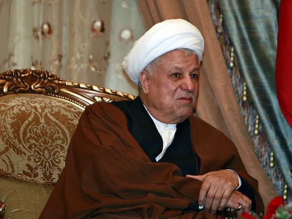 Экс-президент Ирана Рафсанджани попал в поликлинику с сердечным приступом