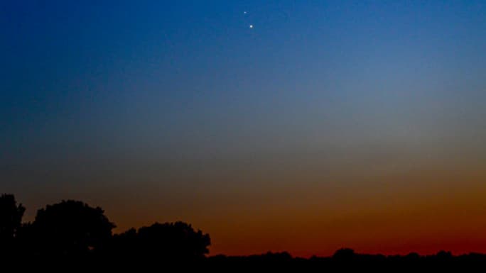 Редкое астрономическое явление: Венера и Юпитер «встретятся» в эти выходные