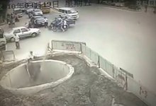 Мотоциклист-виртуоз. 4 аварии за минуту (видео)