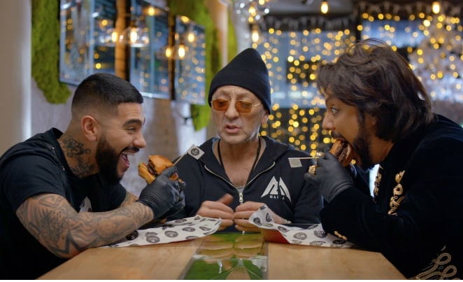 Филипп Киркоров и Григорий Лепс и Тимати в рекламе бургерного ресторана Black Star Burger Филипп Киркоров и Григорий Лепс и Тимати в рекламе бургерного ресторана Black Star Burger