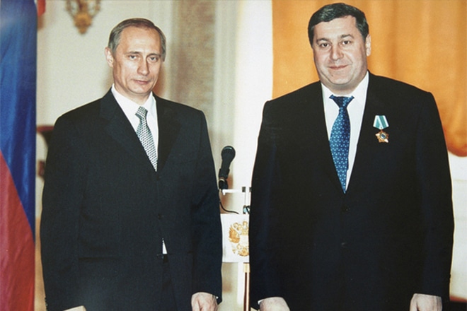 Владимир Путин и Михаил Гуцериев Владимир Путин и Михаил Гуцериев
