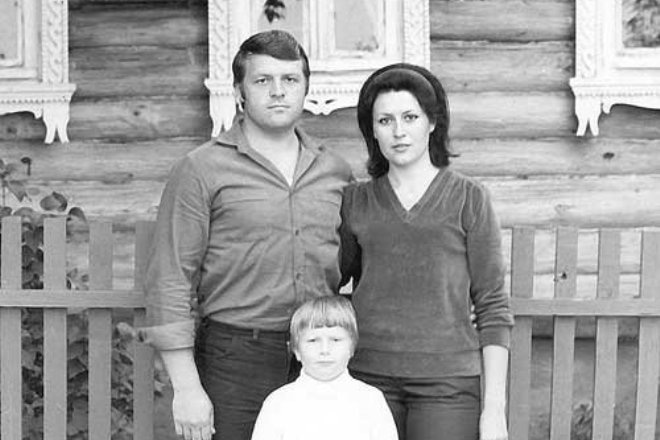 Николай Басков с родителями Николай Басков с родителями