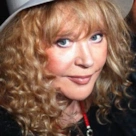 Золотая трость Аллы Пугачевой наделала шума: СМИ раскрыли ее цену и диагноз звезды