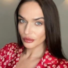 Чем пахнет Алена Водонаева: заглядываем в парфюмерный шкаф звезды