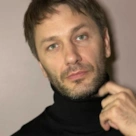 Первая любовь и счастливый брак: о личной жизни актера Александра Константинова