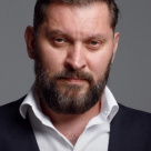 "Хочется отключить мозг": психолог Марк Бартон горюет после смерти сына и мамы