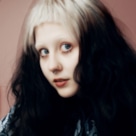 Пирсинг долой: 18-летняя дочь Глюкозы полностью преобразилась