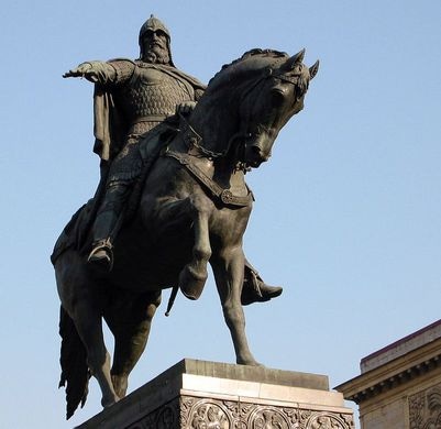 Памятник Юрию Долгорукому Памятник Юрию Долгорукому