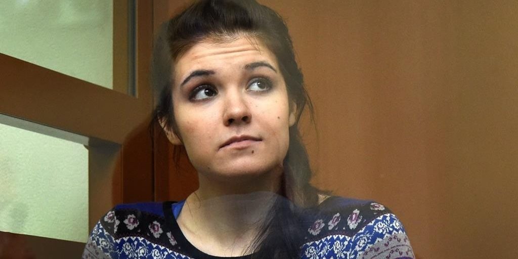 Варвара Караулова, обвиняемая в попытке примкнуть к террористической группировке ИГ Варвара Караулова, обвиняемая в попытке примкнуть к террористической группировке ИГ