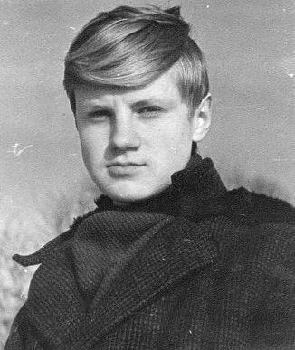 Сергей Миронов в школьные годы Сергей Миронов в школьные годы
