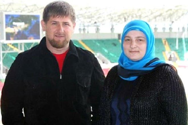 Фото кадырова с женой и детьми фото
