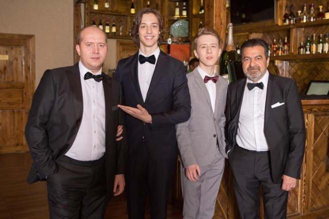 Сериал «ИванОвы-ИвАновы»: актер Алексей Лукин в роли Вани ИвАнова Сериал «ИванОвы-ИвАновы»: актер Алексей Лукин в роли Вани ИвАнова