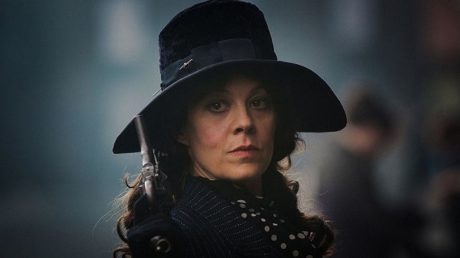 Сериал «Острые козырьки»: актриса Хелен Маккрори в роли Тети Полли Сериал «Острые козырьки»: актриса Хелен Маккрори в роли Тети Полли