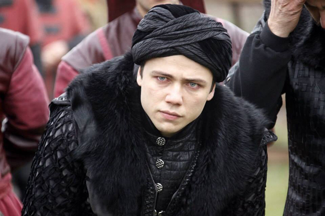 Сериал «Великолепный век»: актёр Толга Сарыташ в роли Шехзаде Джихангира Сериал «Великолепный век»: актёр Толга Сарыташ в роли Шехзаде Джихангира