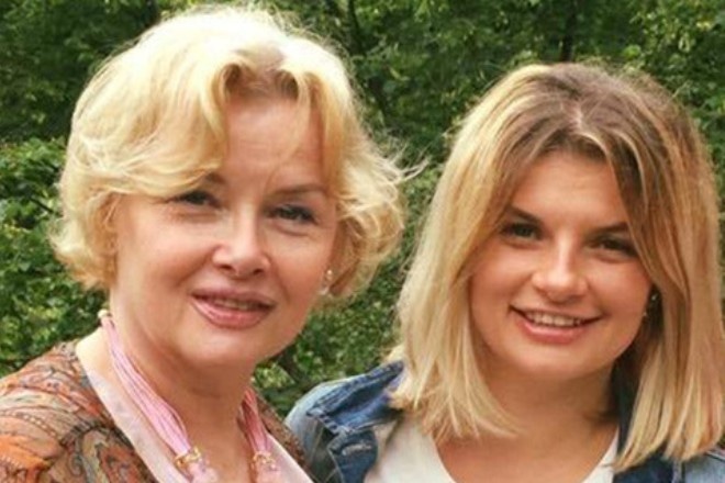 Тамара Акулова с дочерью Тамара Акулова с дочерью