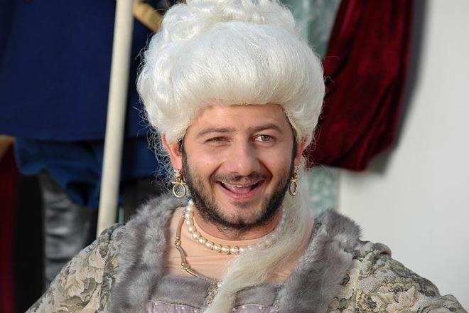 Михаил Галустян в роли Екатерины II Михаил Галустян в роли Екатерины II