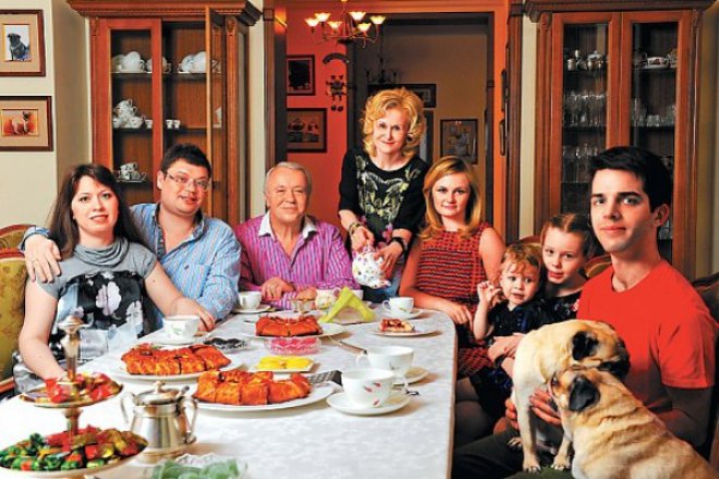 Дарья Донцова с семьей Дарья Донцова с семьей