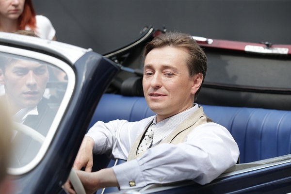 Сериал «Охота на дьявола»: актёр Сергей Безруков в роли Максима Ливитина Сериал «Охота на дьявола»: актёр Сергей Безруков в роли Максима Ливитина