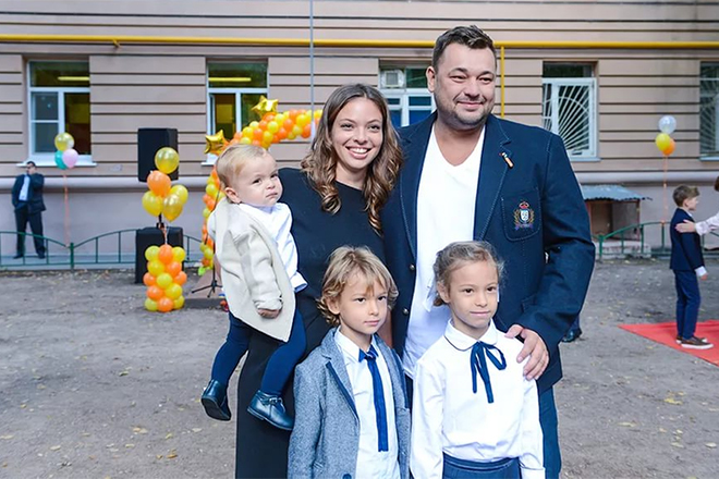 Сергей Жуков с семьей Сергей Жуков с семьей