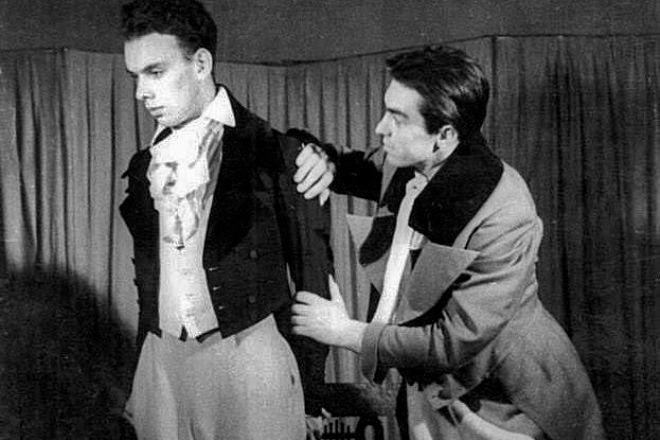 Алексей Баталов в спектакле "Горе от ума". 1946 год. Алексей Баталов в спектакле "Горе от ума". 1946 год.