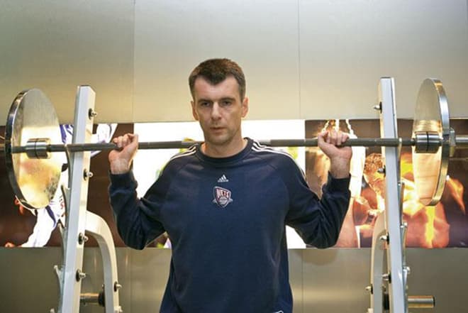 Михаил Прохоров увлекается спортом