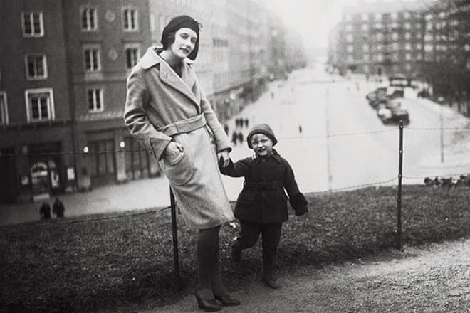 Молодая Астрид Линдгрен с сыном