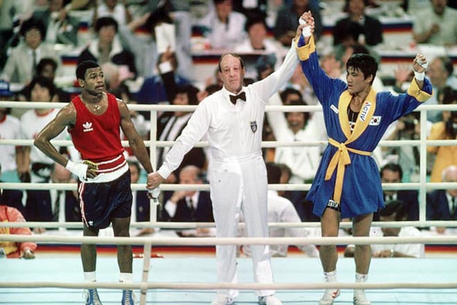 Рой Джонс в финале Олимпийских игр