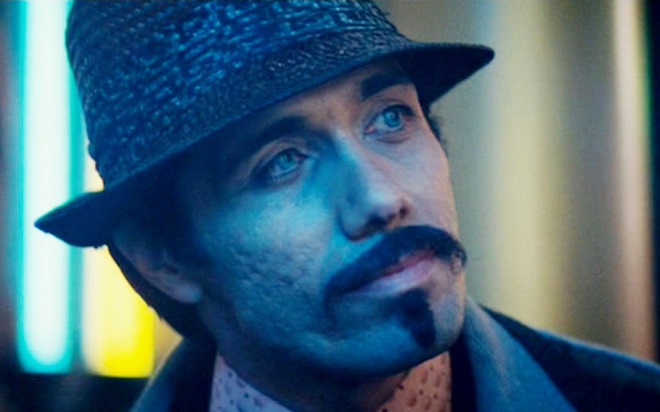 Фильм «Бегущий по лезвию 2049»: актер Эдвард Джеймс Олмос в роли Гафа Фильм «Бегущий по лезвию 2049»: актер Эдвард Джеймс Олмос в роли Гафа