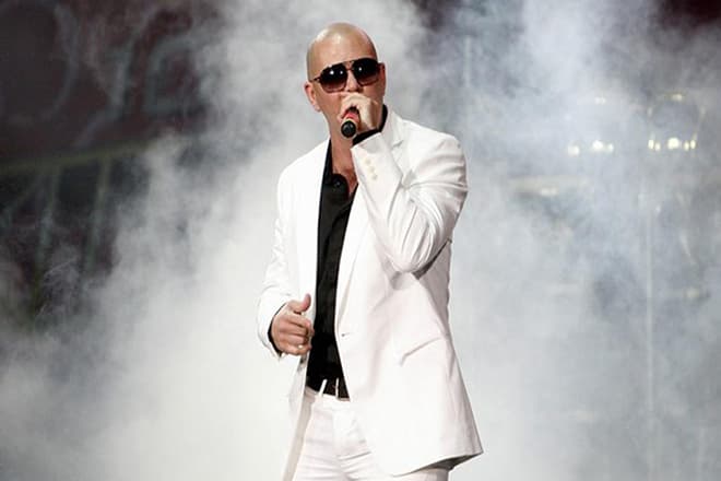 Pitbull on the stage