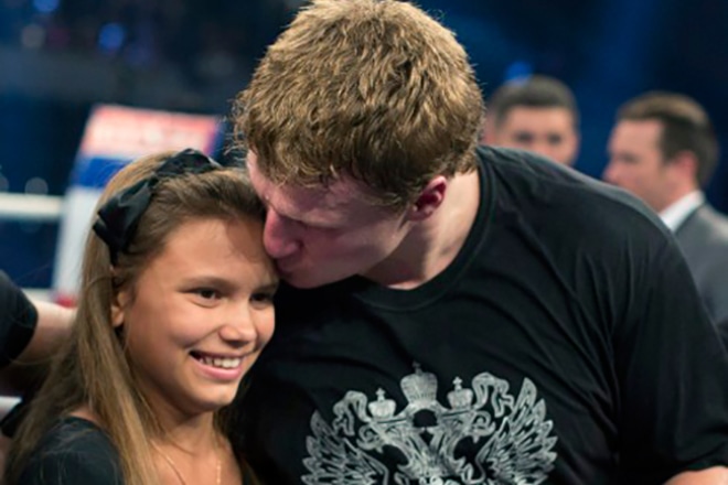 Alexander Povetkin with his daughter Alexander Povetkin with his daughter