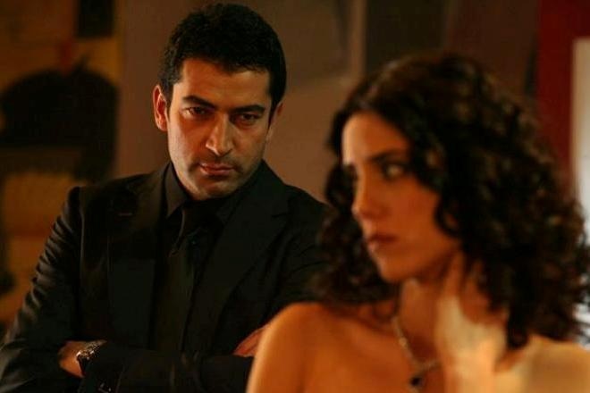 Кенан Имирзалыоглу в сериале «Эзель» Кенан Имирзалыоглу в сериале «Эзель»