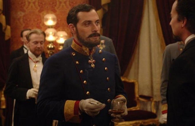 Руфус Сьюэлл в фильме «Иллюзионист» Руфус Сьюэлл в фильме «Иллюзионист»