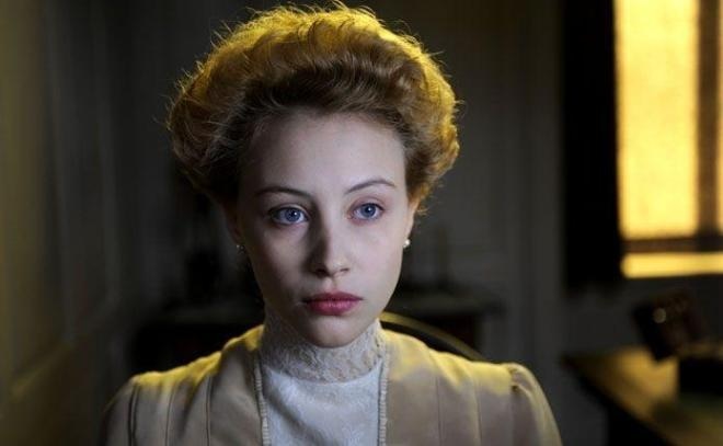 Сара Гадон в фильме «Опасный метод» Сара Гадон в фильме «Опасный метод»