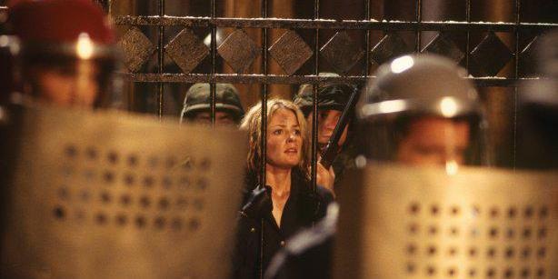 Elisabeth Shue in the movie “The Saint” Elisabeth Shue in the movie “The Saint”