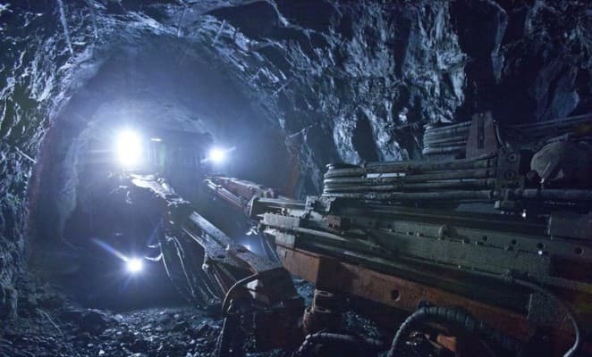 Обрушение шахты в Ростовской области: умер горняк