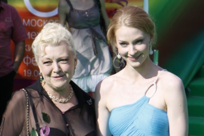 Svetlana Khodchenkova with mother Svetlana Khodchenkova with mother