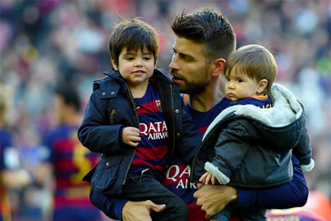 Gerard Piqué with his children