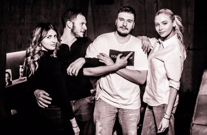 Мансур Джамбеков и Алена Шишкова (справа) Мансур Джамбеков и Алена Шишкова (справа)