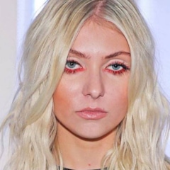 фотография Тейлор Момсен