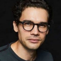 фотография Стивен Стрейт