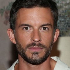 фотография Джонатан Бэйли