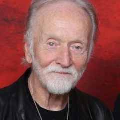 фотография Тобин Белл