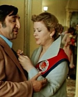 Фрунзик Мкртчян и Галина Польских в фильме «Суета сует»