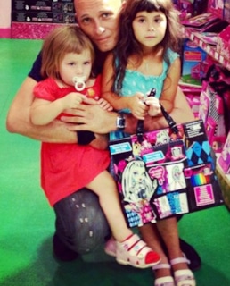 Валерий Полиенко с дочерьми