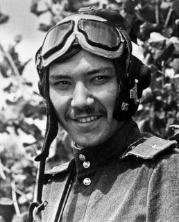 Рустам Сагдуллаев в фильме «В бой идут одни «старики»