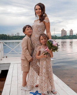 Инна Жиркова с детьми