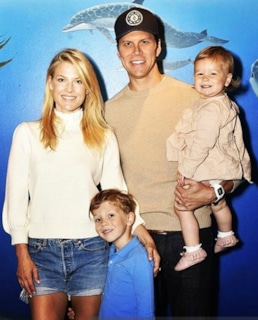 Эли Лартер с семьёй