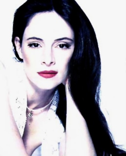 Мэделин Стоу