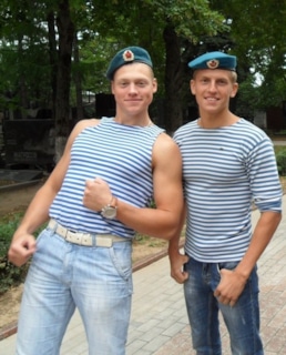 Алексей Щербаков с другом