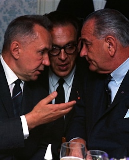 Алексей Косыгин с коллегами